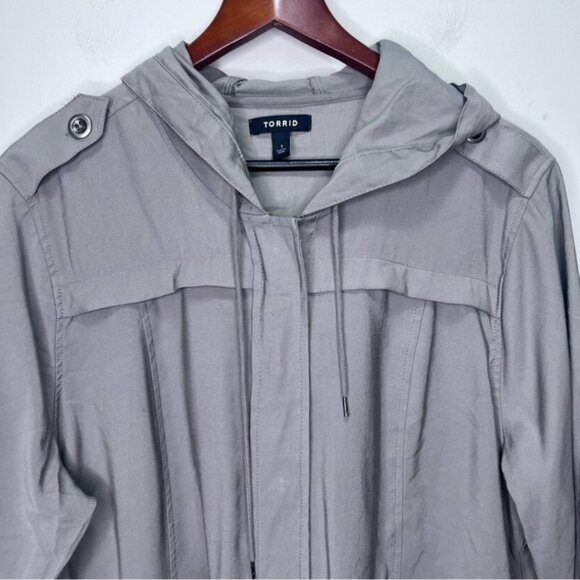 Torrid Grey Twill Hooded Crop Jacket Size 1x - Picture 7 of 15